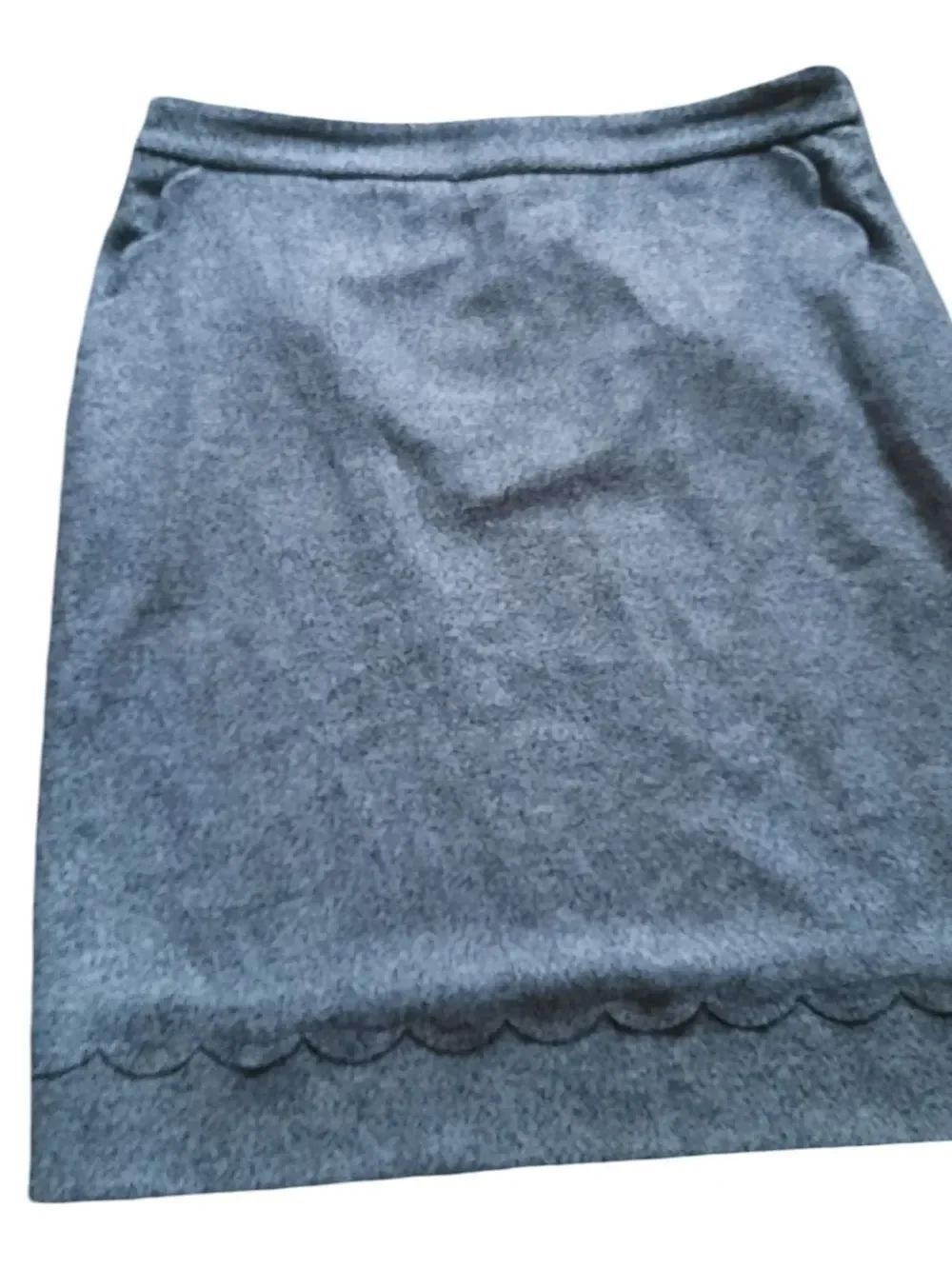 41 Hawthorn Grey Scallop-Hem Knit Pencil Skirt